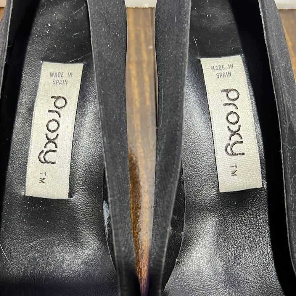 Proxy Heels  - Picture 2 of 7